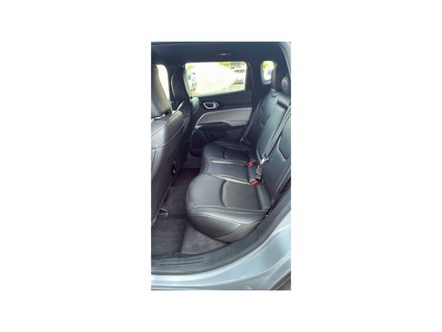 Used 2025 Jeep Compass Limited AWD/4WD image 10