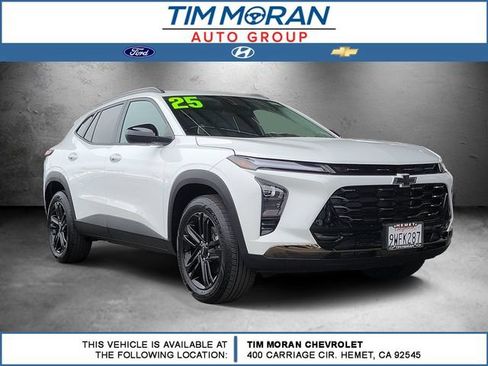 Certified 2025 Chevrolet Trax ACTIV w/ Sunroof Package FWD image 1