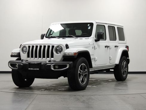 Used 2023 Jeep Wrangler Sahara image 8