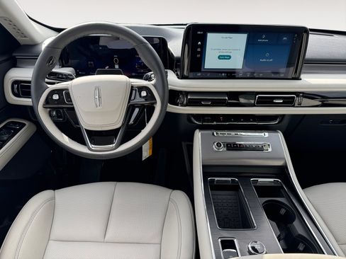 New 2026 Lincoln Aviator AWD image 13