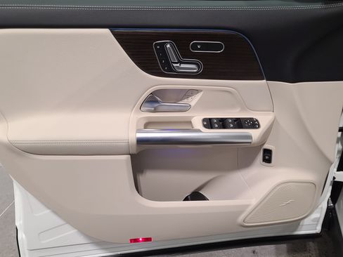 New 2026 Mercedes-Benz GLA 250 image 11