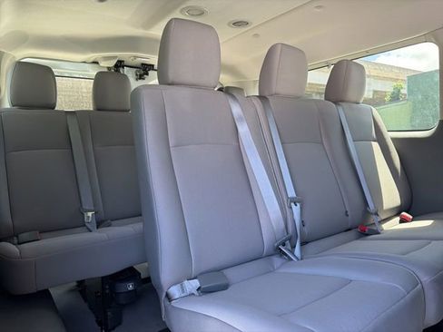 Used 2018 Nissan NV 3500 SV RWD image 20