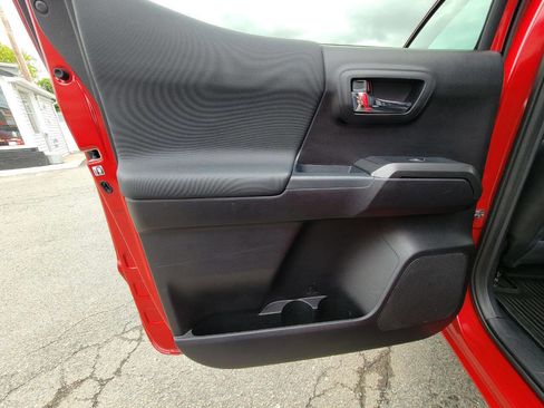 Used 2020 Toyota Tacoma 4x4 Double Cab image 29