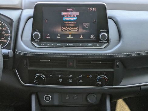 Used 2023 Nissan Rogue S image 23