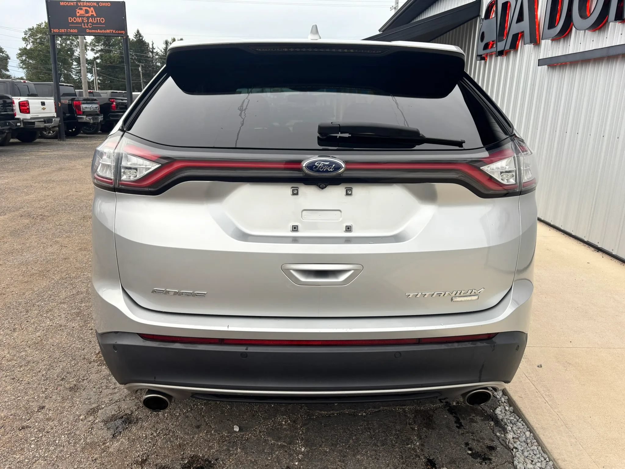 Used 2018 Ford Edge Titanium w/ Equipment Group 301A FWD image 4