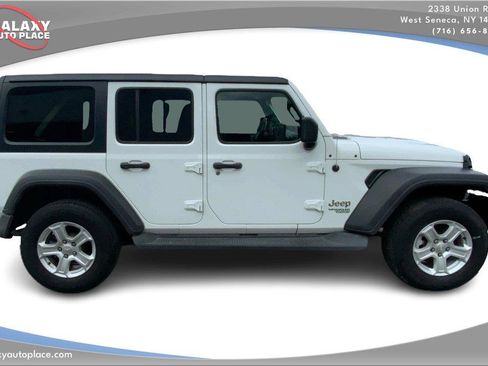 Used 2021 Jeep Wrangler Unlimited Sport AWD/4WD image 4