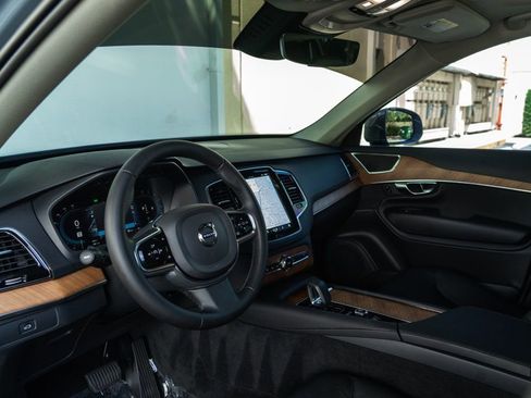 Used 2023 Volvo XC90 B6 Plus w/ Protection Package Premier image 15