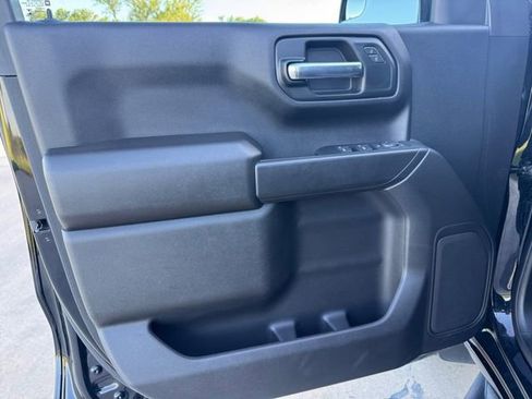 Used 2023 Chevrolet Silverado 1500 Custom Trail Boss AWD/4WD image 4