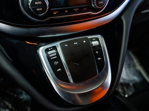 Used 2021 Mercedes-Benz Metris Passenger image 52