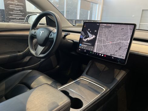 Used 2022 Tesla Model 3 Standard Range RWD image 35