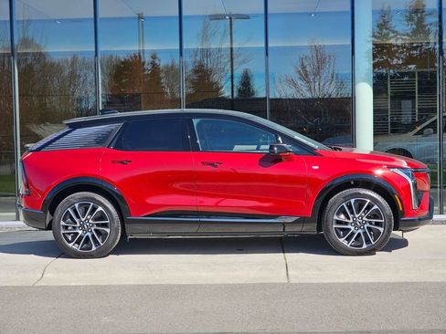Used 2026 Cadillac Optiq Sport 1 AWD/4WD image 6