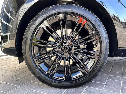 New 2026 Land Rover Range Rover Long Wheelbase SE image 12