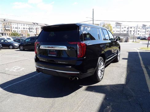Used 2021 GMC Yukon XL Denali w/ Denali Premium Package image 6
