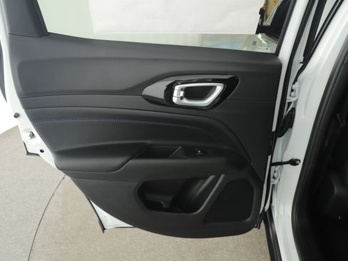 New 2026 Jeep Compass Latitude image 20