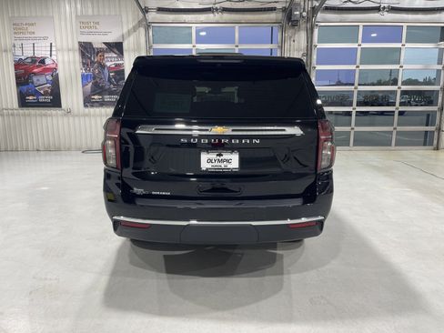 Used 2023 Chevrolet Suburban LS AWD/4WD image 7