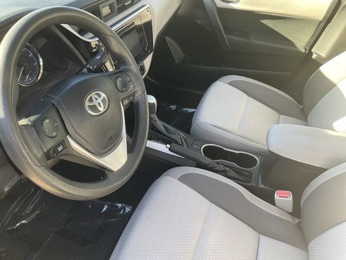 Used 2018 Toyota Corolla LE image 11