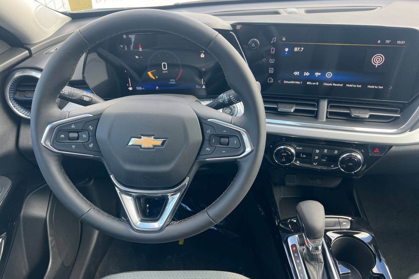 New 2026 Chevrolet Trax LT w/ LT Convenience Package FWD image 11