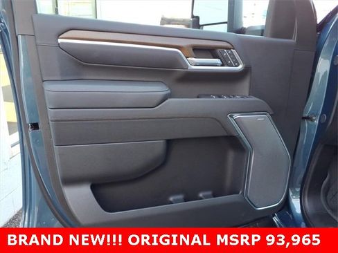 Used 2025 Chevrolet Silverado 2500 High Country w/ High Country Premium Package image 10