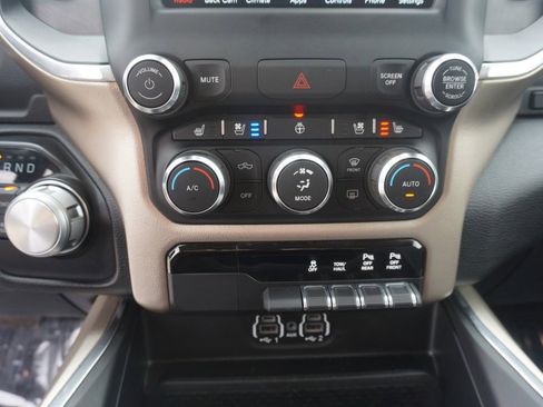 Used 2020 RAM 1500 Laramie AWD/4WD image 14