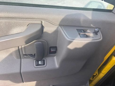 Used 2023 Chevrolet Express 2500 RWD image 15