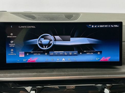 Certified 2025 BMW X7 xDrive40i w/ Executive Package image 16