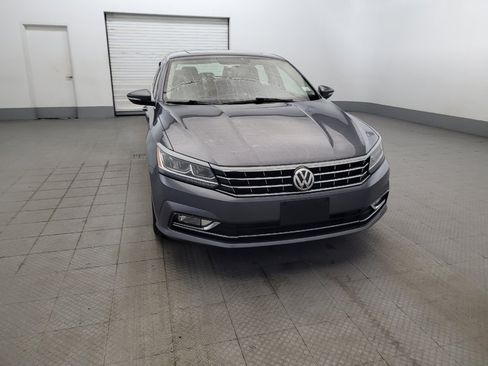 Used 2018 Volkswagen Passat 2.0T SE FWD image 14