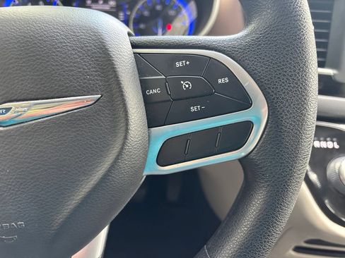 Used 2021 Chrysler Voyager Lxi FWD image 15