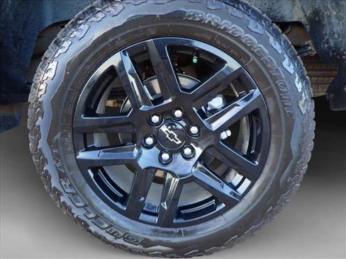 Used 2025 Chevrolet Silverado 1500 Custom Trail Boss w/ Turbomax Blackout Package image 7