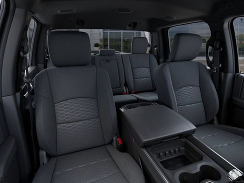 New 2026 RAM 3500 Big Horn AWD/4WD image 17