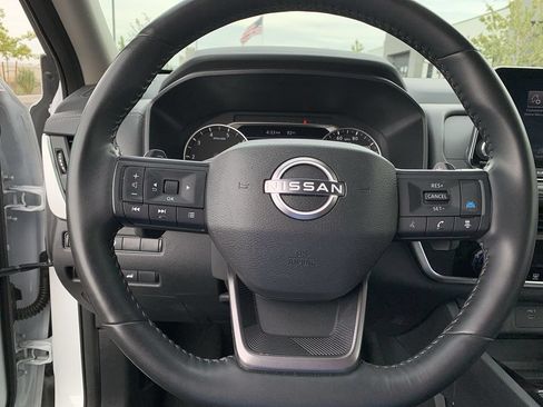 Used 2025 Nissan Rogue SV AWD/4WD image 17