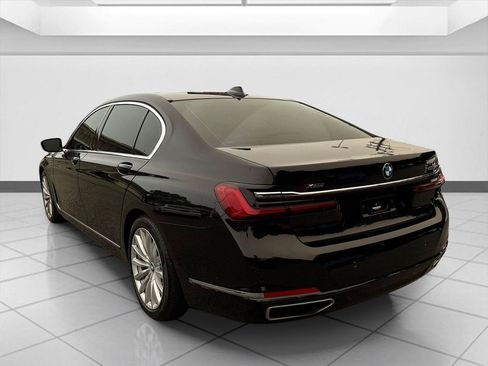 Used 2022 BMW 740i xDrive w/ Premium Package AWD/4WD image 10