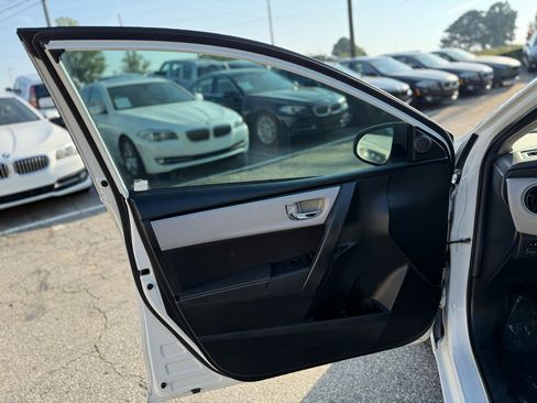 Used 2019 Toyota Corolla LE image 8