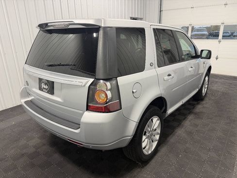 Used 2013 Land Rover LR2 HSE AWD/4WD image 3