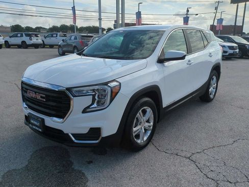 Used 2024 GMC Terrain SLE FWD image 4