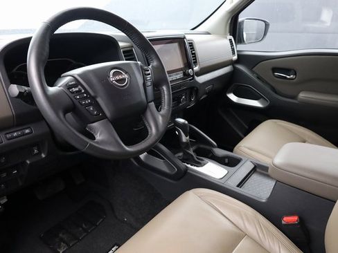 Used 2024 Nissan Frontier SV w/ SV Convenience Package image 10