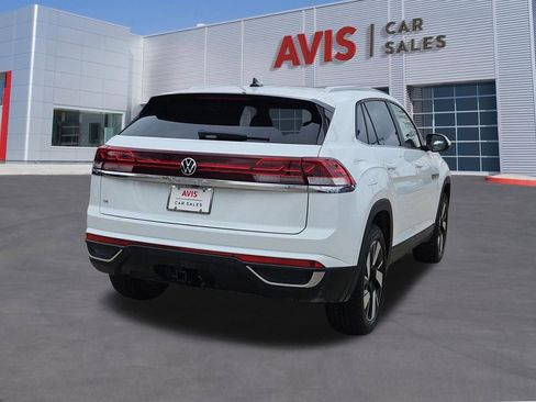 Used 2025 Volkswagen Atlas Cross Sport SE image 6