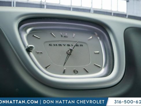 Used 2023 Chrysler 300 Touring w/ Sport Appearance Package image 13