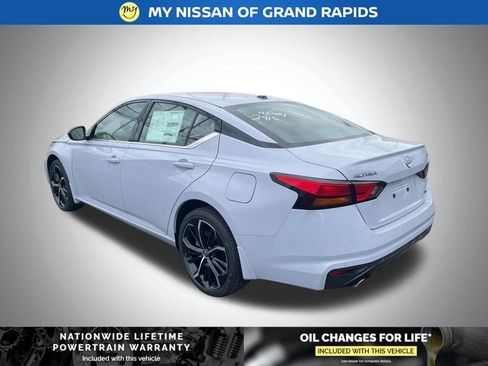 New 2026 Nissan Altima 2.5 SR AWD/4WD image 3