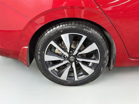 Used 2021 Nissan Sentra SV w/ SV Premium Package FWD image 34