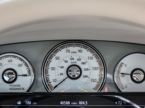 Used 2019 Rolls-Royce Dawn image 52