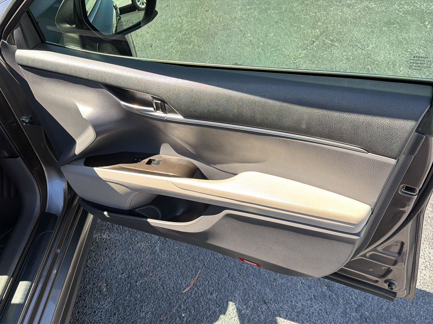 Used 2021 Toyota Camry SE FWD image 14