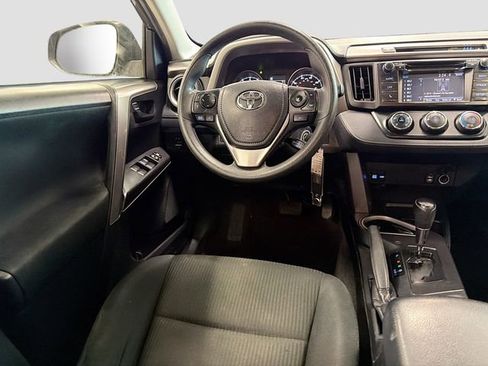 Used 2017 Toyota RAV4 LE w/ Carpet Mat Package image 18
