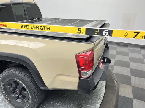 Used 2016 Toyota Tacoma TRD Off-Road w/ Towing Package AWD/4WD image 26