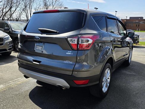 Used 2017 Ford Escape SE w/ SE Cold Weather Package image 3