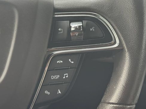 Used 2022 Lincoln Nautilus FWD w/ Premium Package image 22