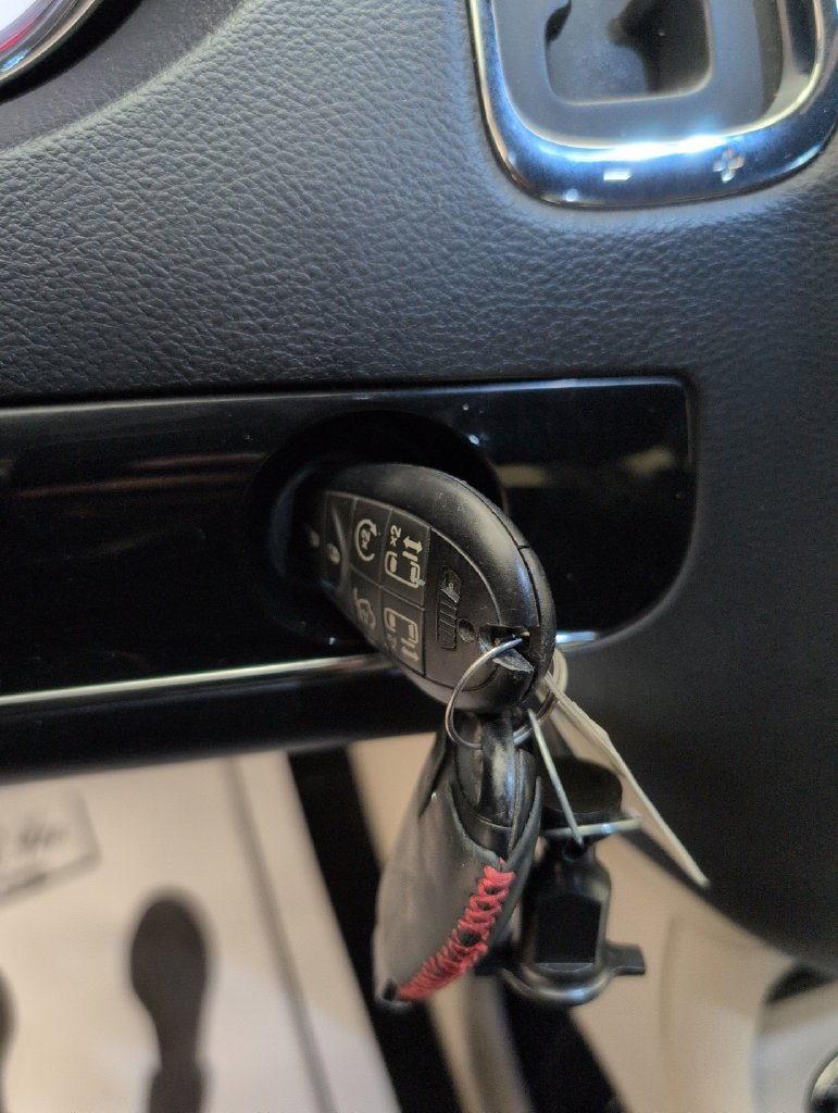 Used 2017 Dodge Grand Caravan SXT FWD image 39