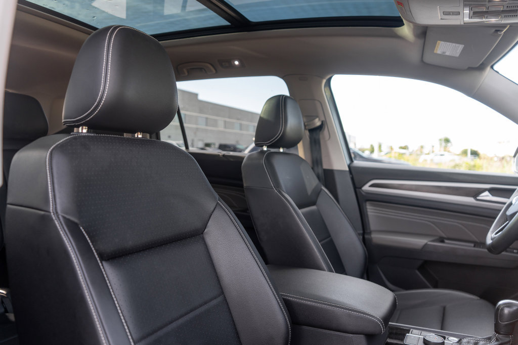 Used 2023 Volkswagen Atlas SE w/ Panoramic Sunroof Package AWD/4WD image 13