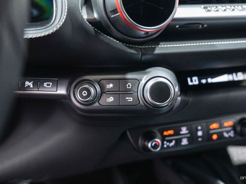 Used 2018 Ferrari 812 Superfast image 31