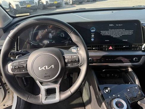 Used 2024 Kia Sportage EX AWD/4WD image 4