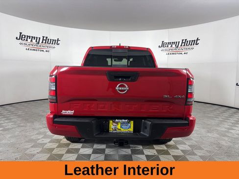 Used 2024 Nissan Frontier SL w/ Technology Package image 6